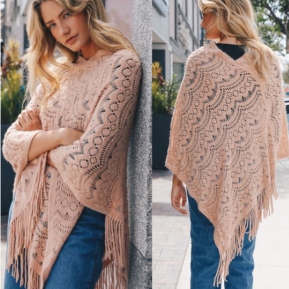 🛍 Cozy Pink Poncho - Picture 3 of 4